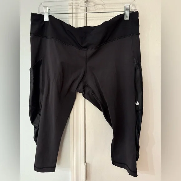 Lululemon Crops Sz12 - Picture 1 of 4
